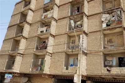 ساختمان 7 طبقه حیدرآباد در معرض ریزش
